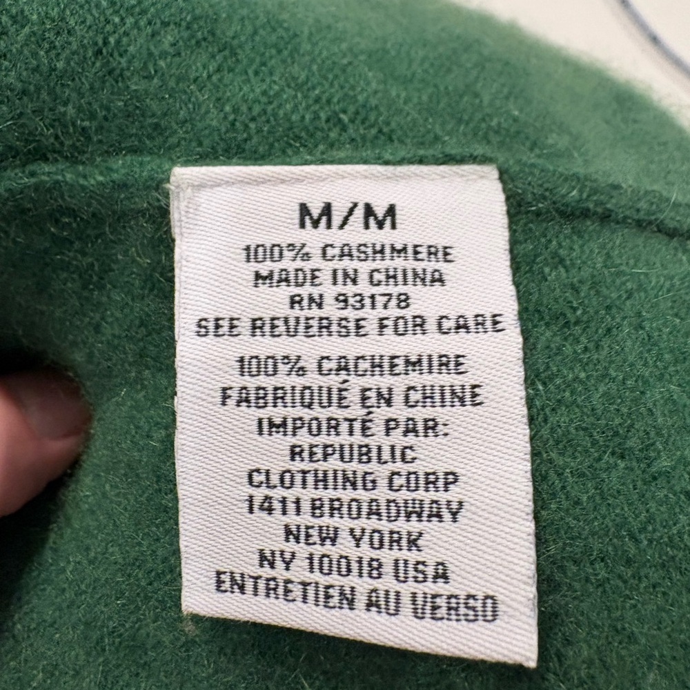 House of Harlow 1960 Green 100% Cashmere Short Sleeve V-Neck Sweater Size M - Picture 3 of 4